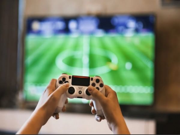 Active video gaming shows positive health effects, finds research ...