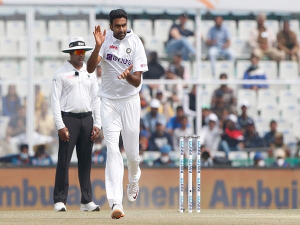 Sweet of Kapil Dev to send a bouquet, handwritten note to home: Ravichandran Ashwin