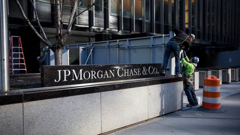 JPMorgan says Russia’s economy ‘headed for deep recession’, could face 1998-like crisis