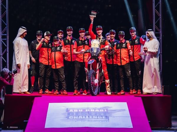 Honda Team extend their World Championship lead with a double in Abu Dhabi