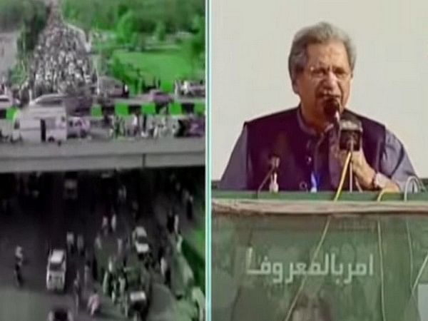 At Islamabad jalsa, Pak minister says entire nation stands with Imran Khan