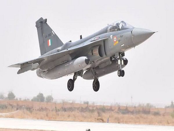 Indian LCA combat aircraft now being armed with American JDAM precision bombing kits