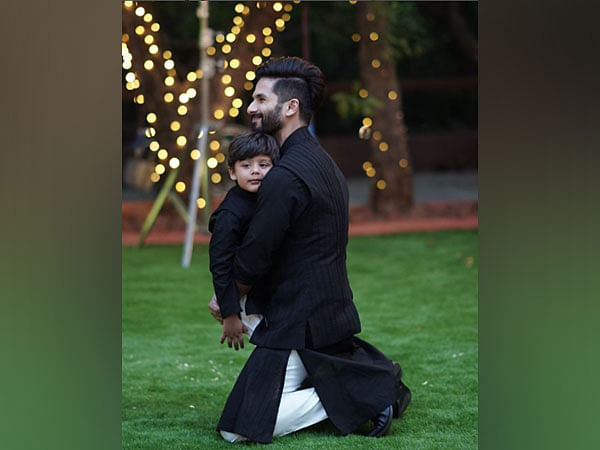 ‘You have my heart and you know it’, says Shahid Kapoor as he posts adorable picture with his son