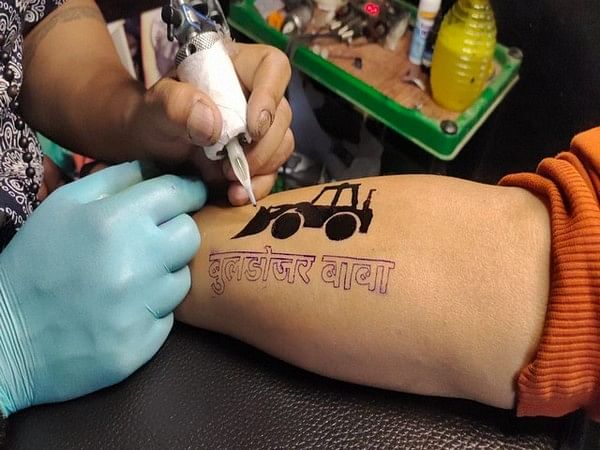 Are you a true devotee of Saibaba? If yes, this religious tattoo would be  perfect for you! Checkout this amazing Saibaba Portrait Tattoo by  @vishalmaurya068 #alientattoo #alientattooindia #saibabatattoo  #alienstattooink #tattooart #tattooartist ...