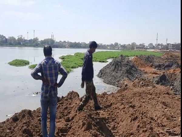 Rajasthan: Congress MLA Bharat Singh seeks probe into alleged death of crocodiles in Kota