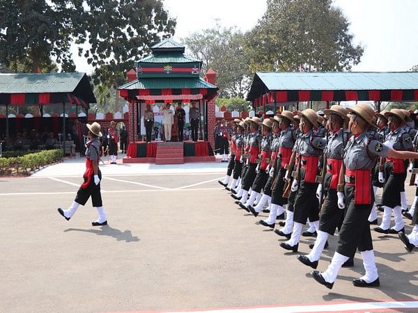 ASSAM RIFLES DISTRIBUTED BAKING AND BISCUIT MAKING EQUIPMENT TO WILLONG  KHULLEN VILLAGE, SENAPATI DISTRICT, MANIPUR - NE India Broadcast