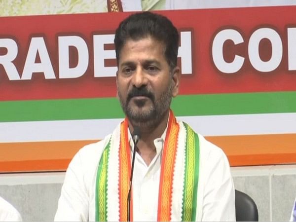 Telangana in trouble because of Bihari IAS officers, says state Congress chief