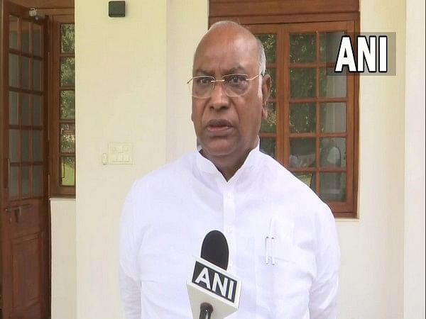 CWC dismisses Sonia Gandhi's resignation, every state leader, MP responsible for poll drubbing, says Mallikarjun Kharge