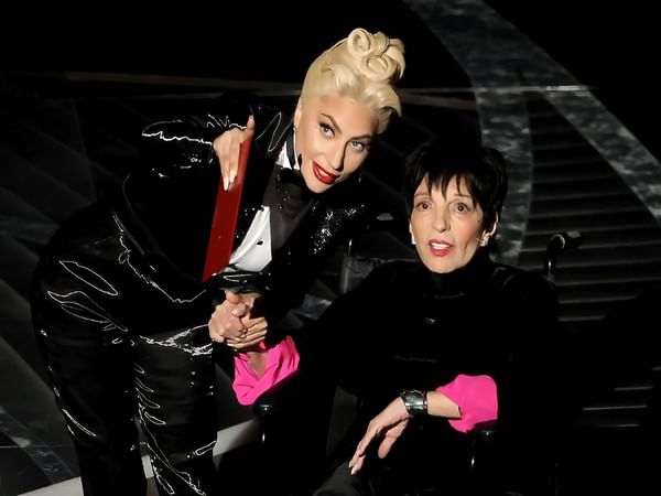 Lady Gaga's sweet moment with Liza Minnelli during Oscars 2022 wins the internet