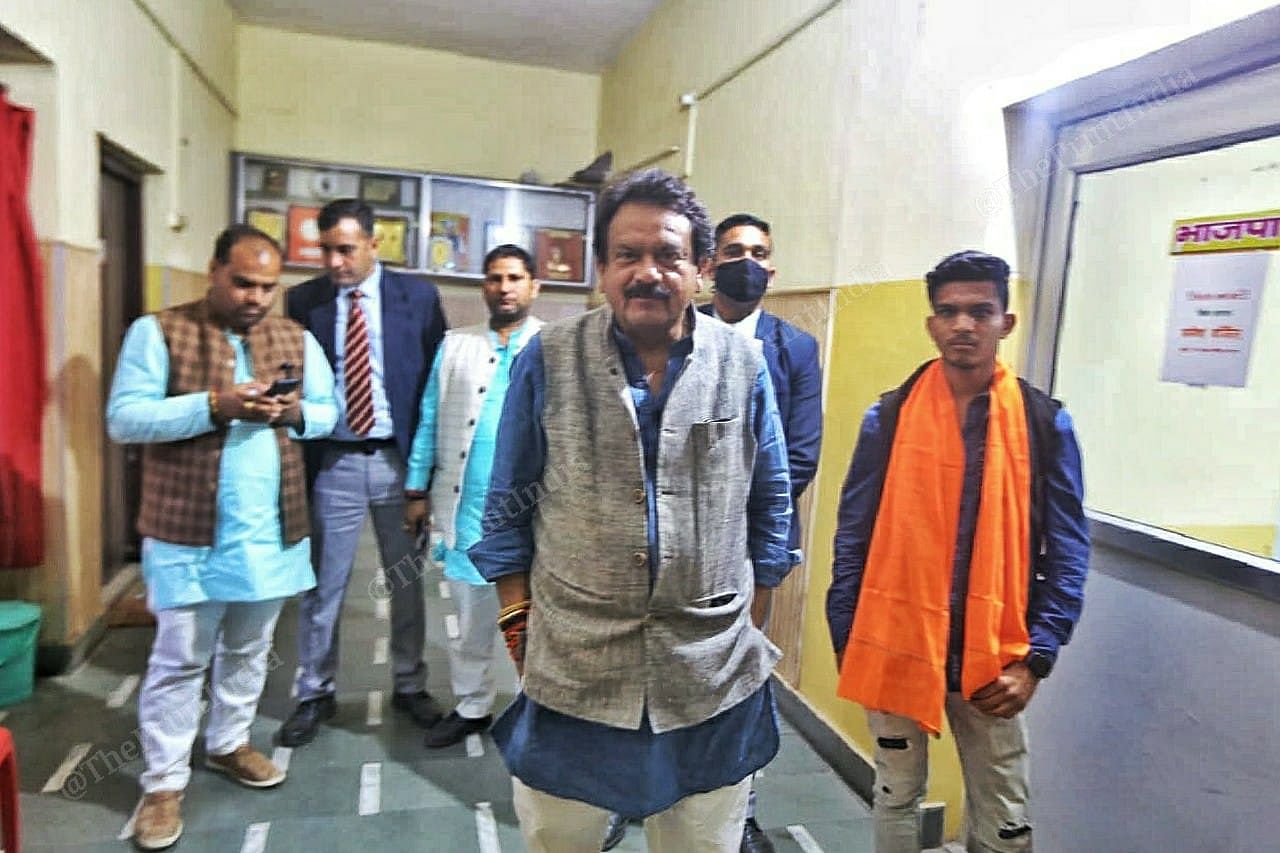 Union minister S.P. Singh Baghel visited the war room and interacted with the volunteers | Photo: Praveen Jain/ThePrint