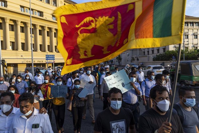 Demonstrators in Colombo, Sri Lanka, on 18 April 2022 | Photo: Buddhika Weerasinghe | Bloomberg