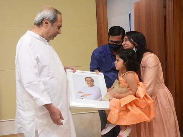 'Wonder Kid' Anvi presents Odisha CM with one of her 72 paintings