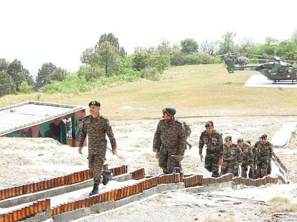 Northern Army Commander reviews security situation, operational preparedness along LoC