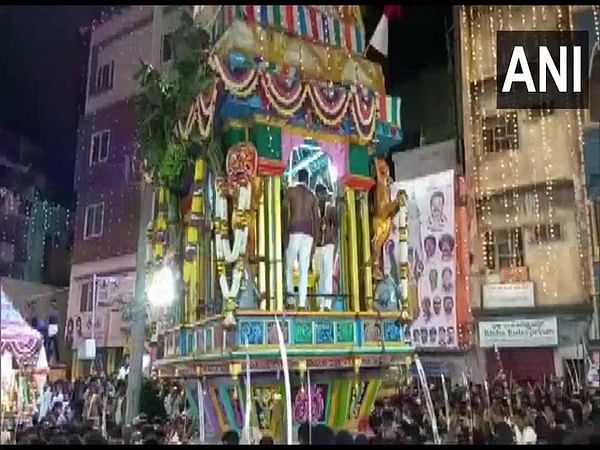 Devotees throng for Karaga festival in Karanataka's Thigalarpet