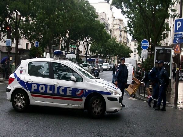 Police use tear gas against radicals protesting in Paris after election