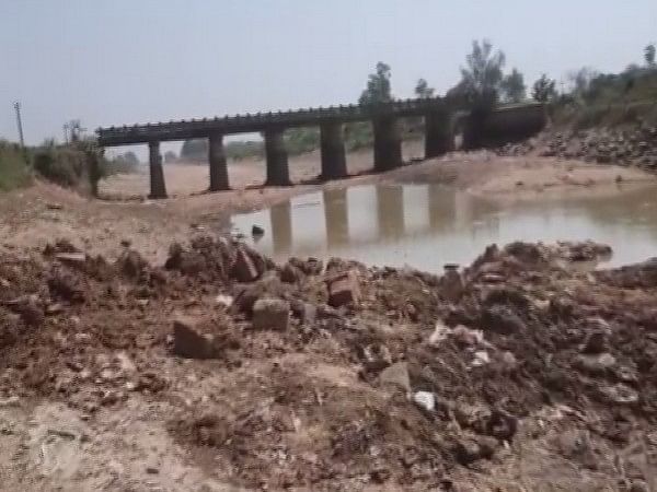 Thieves steal 60-feet long-abandoned iron bridge in Bihar's Rohtas