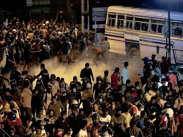 Sri Lanka: Massive protests continue amid crackdown, nationwide curfew