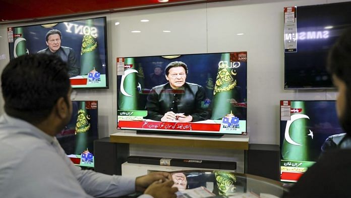 A broadcast of Pakistan PM Imran Khan's speech in Islamabad on 5 April 2022 | Bloomberg