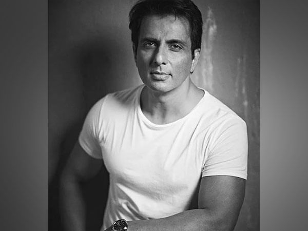 Sonu Sood gets emotional on his father's birth anniversary