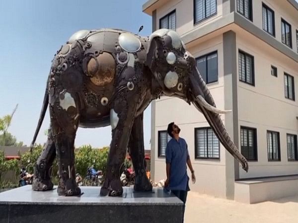 Indore man recycles metallic scraps into valuable, attractive items