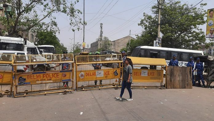 Barricades put in place in Delhi's Jahangirpuri | Gautamee Hazarika | ThePrint
