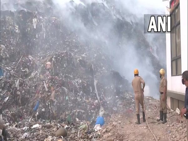 Delhi: Locals report breathing problem after fire broke out in Bhalswa landfill 