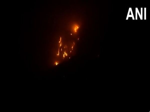 Delhi: Flames continue to emerge from Bhalswa landfill site