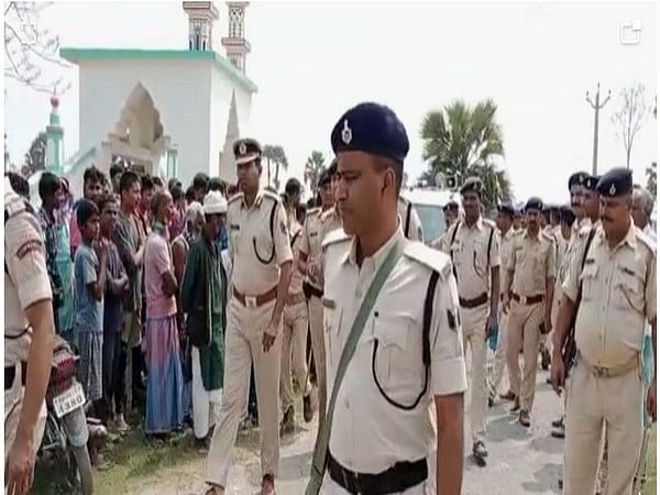 Bihar: Three arrested for planting saffron flag on Muzaffarpur mosque