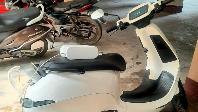 The Ola S1 Pro scooter involved in the accident | Twitter/@BALWANT1962