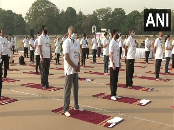 Jyotiraditya Scindia, Gen VK Singh inaugurate mega 'Yog Prabha' event at Safdarjung airport