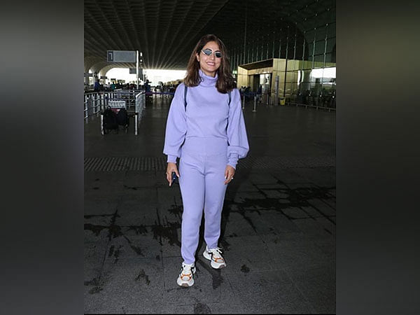 Hina Khan jets off to Cannes in comfy lavender co-ord outfit 