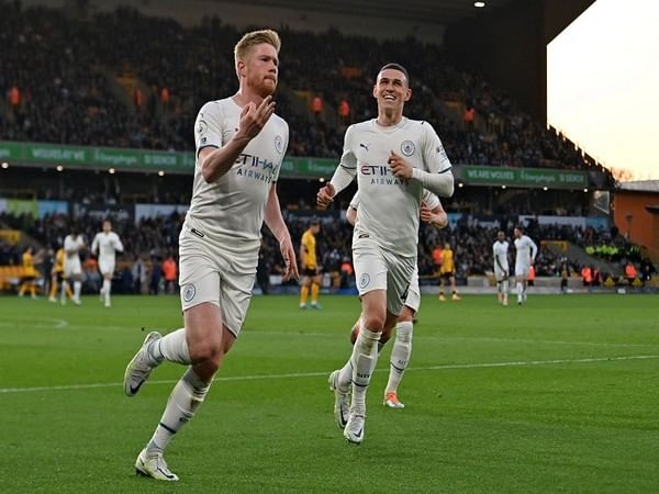 Kevin De Bruyne hits four as Man City close in on Premier League title