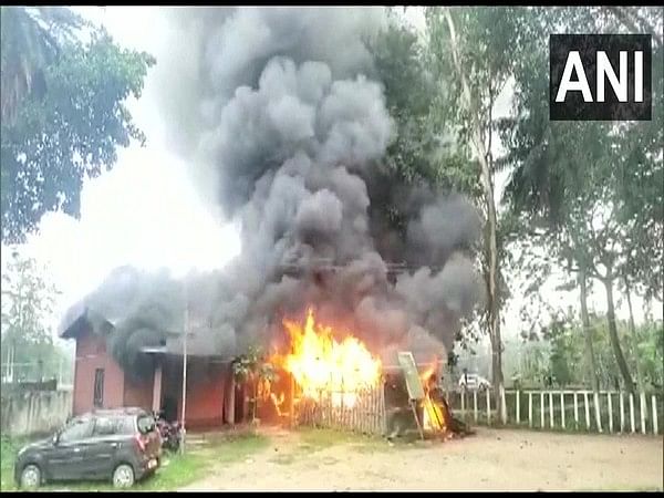 20, including 4 women, detained in Assam police station torching case