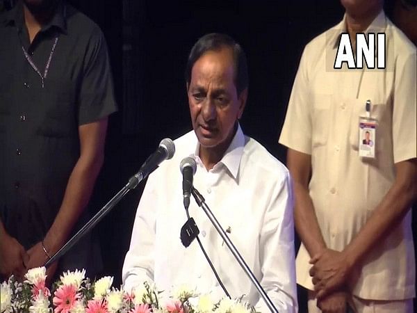 Centre asking Telangana to impose electricity bills on farmers, will die but not do so, says KCR