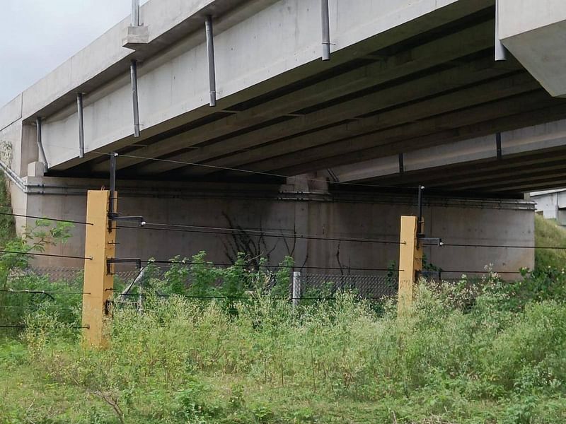 High-voltage fences run alongside the highway | Sowmiya Ashok | ThePrint