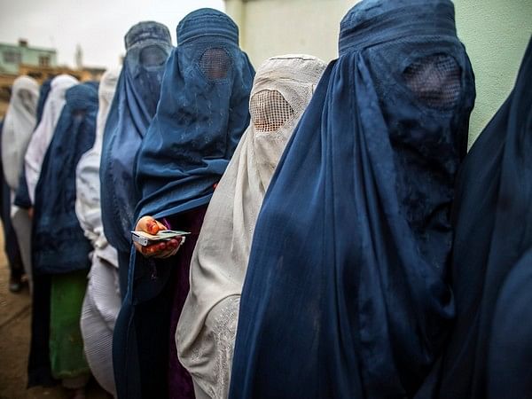Female government employees in Afghanistan demand freedom to work