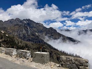 The road from Dirang to Sela Pass