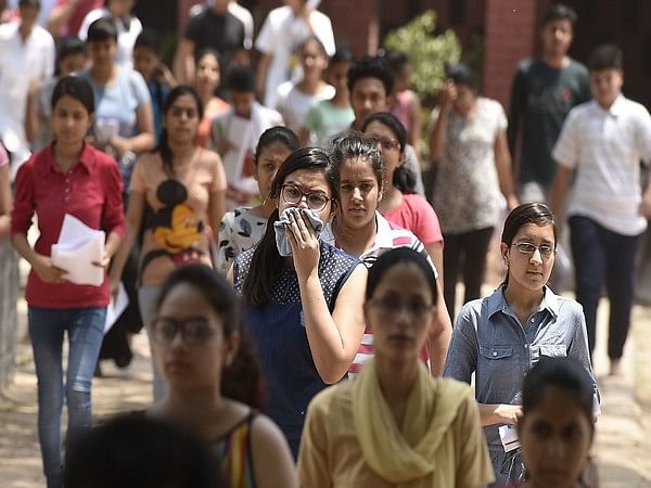 India's top NEET educators collaborate to launch special mock test papers (printed) with official OMR sheets for July 2022 aspirants and droppers