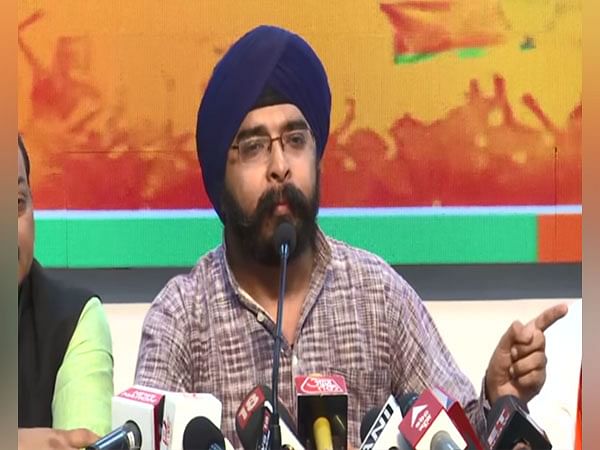 Tajinder Bagga Arrest Hc Asks Delhi Police To Respond To Punjab Police