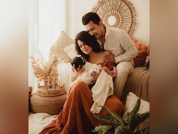 Aditya Narayan reveals his 'beautiful angel' Tvisha's face as she completes 3 months