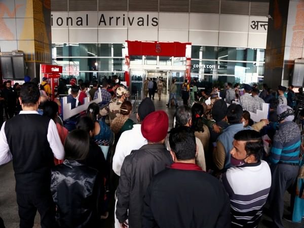 Thunderstorms, rains lead to flight delays at Delhi's IGI