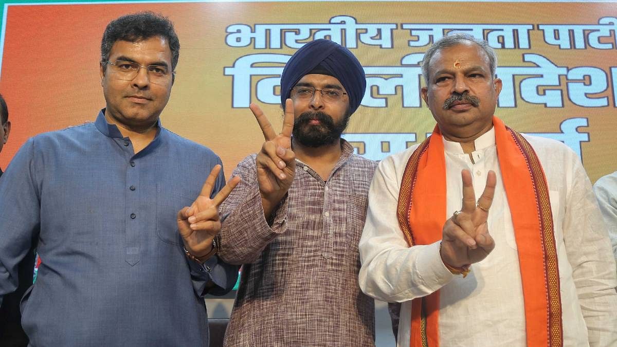 Tajinder Bagga with Delhi BJP president Adesh Gupta and West Delhi MP Parvesh Verma | Photo: Suraj Singh Bisht | ThePrint