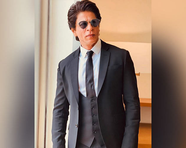 Cop Shah Rukh Khan's suit that's fit for a dinner party