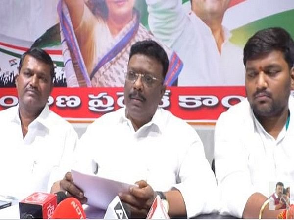 Telangana Cong accuses KCR of double standards on addressing farmers' issues