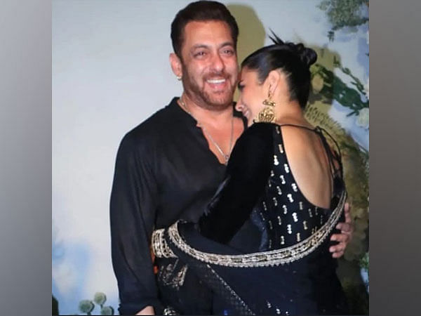 'Chordh ke aao mujhe', Shehnaaz Gill cutely requests Salman Khan after attending Eid party