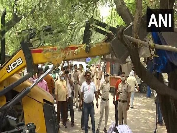 Delhi: South MCD begins 1st phase of anti-encroachment drive
