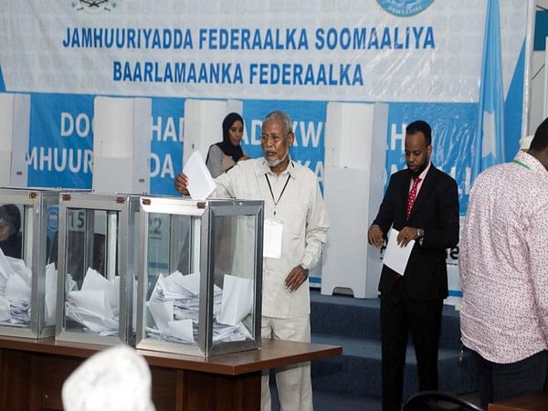 Somali lawmakers proceed to final third round to elect new president