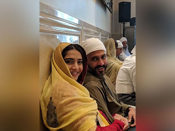 Soon-to-be parents Sonam Kapoor, Anand Ahuja celebrate six years of togetherness