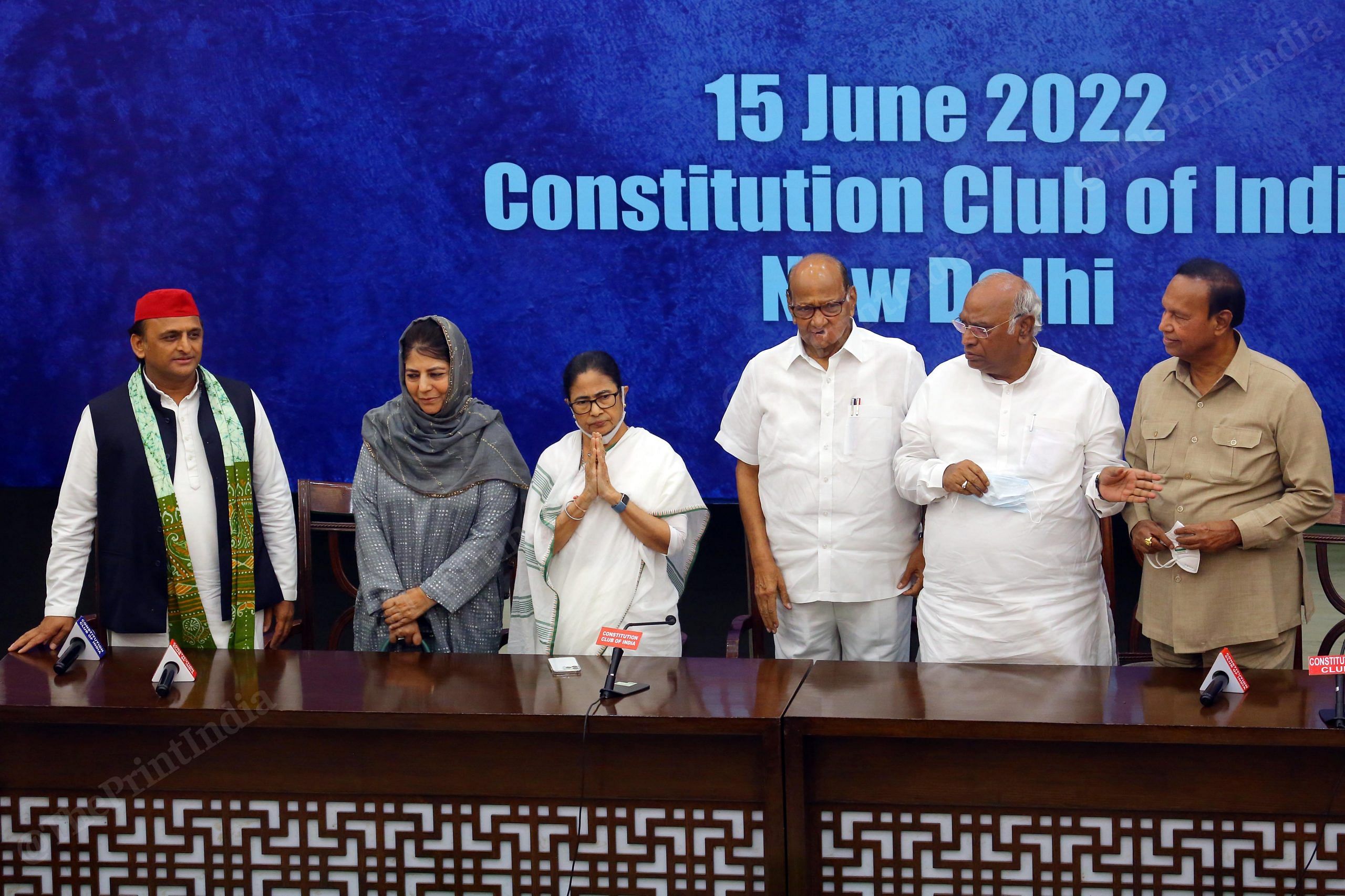 (From Left) Akhilesh Yadav, Mehbooba Mufti, Mamata Banerjee, Sharad Pawar, Mallikarjun Kharg and T.R. Balu at the Constitution Club Wednesday | Praveen Jain | ThePrint
