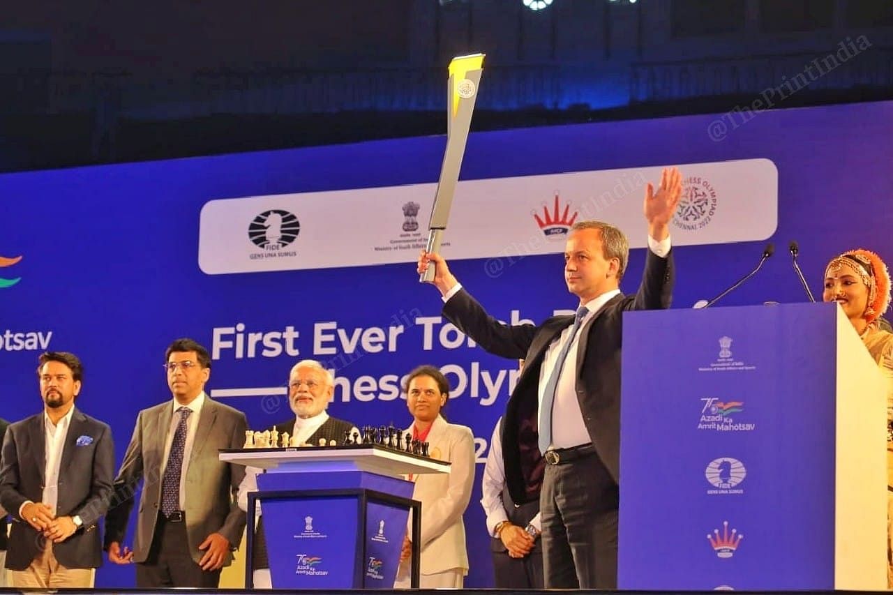 FIDE president Arkady Dvorkovich hold the torch of Chess Olympiad | Photo: Praveen Jain | ThePrint